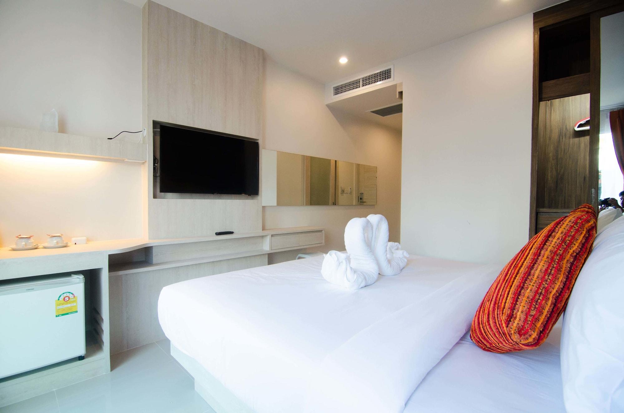Centro One Bangla Hotel Patong Екстериор снимка