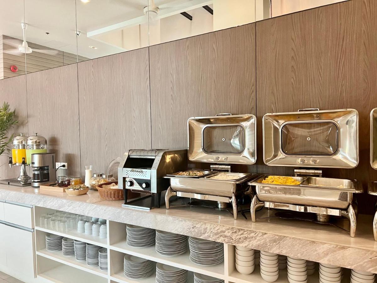Centro One Bangla Hotel Patong Екстериор снимка