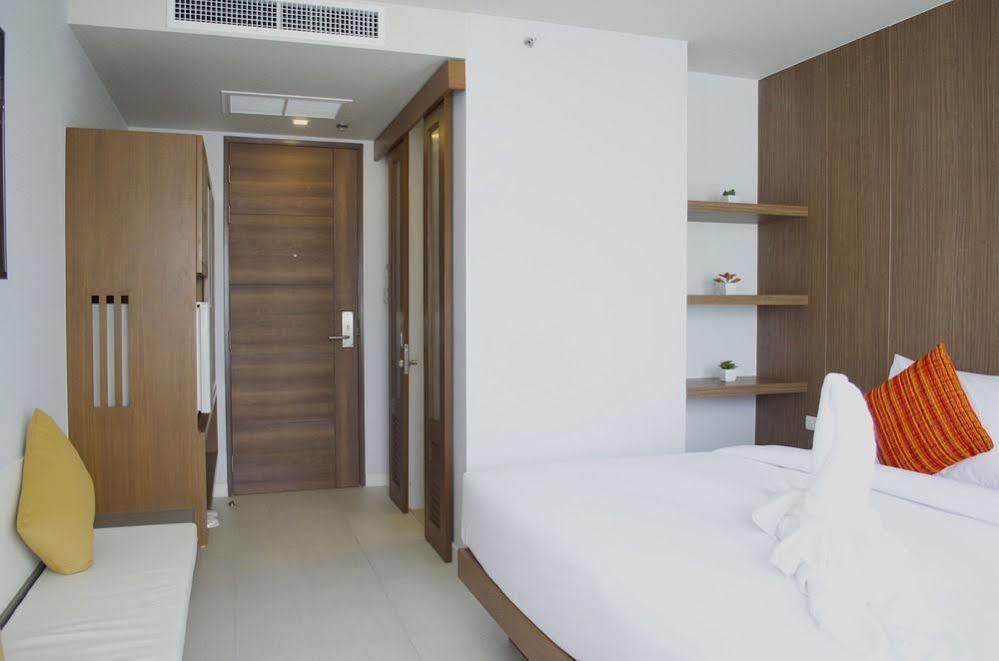 Centro One Bangla Hotel Patong Екстериор снимка