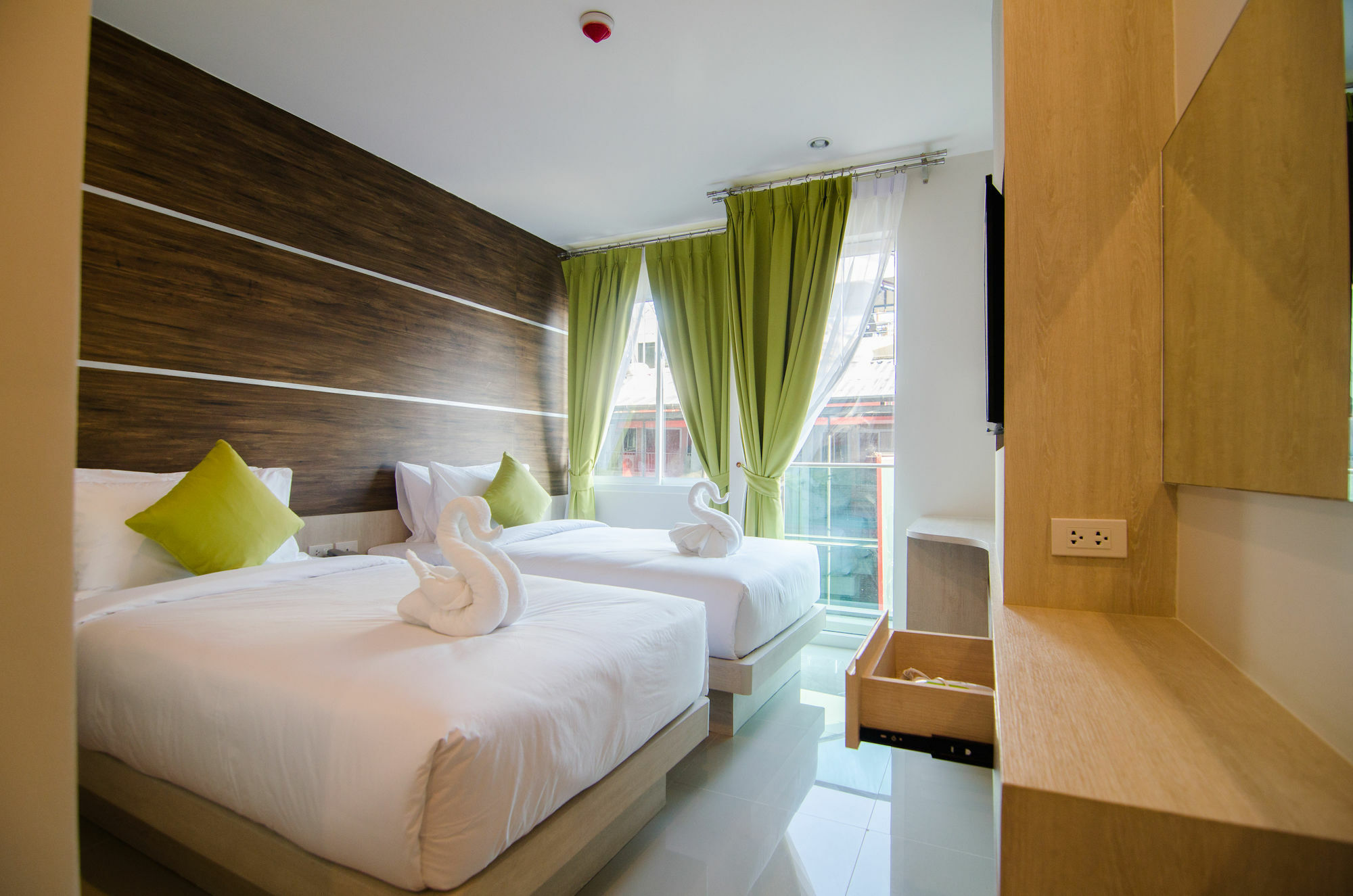 Centro One Bangla Hotel Patong Екстериор снимка
