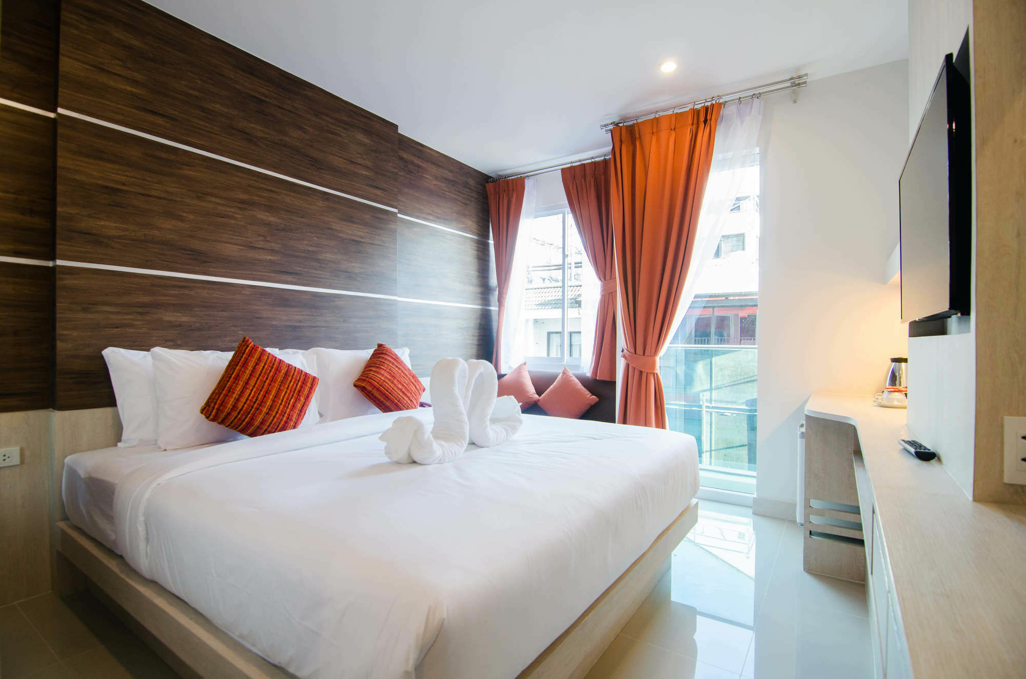 Centro One Bangla Hotel Patong Екстериор снимка